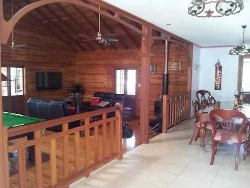 B&B On Sunrise Maryborough Bed & Breakfast